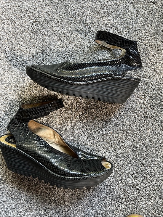 Fly London Shoes - Fly London Sandals YALA Black Snake Embossed Leather Wedges Open Toe Size 40/9